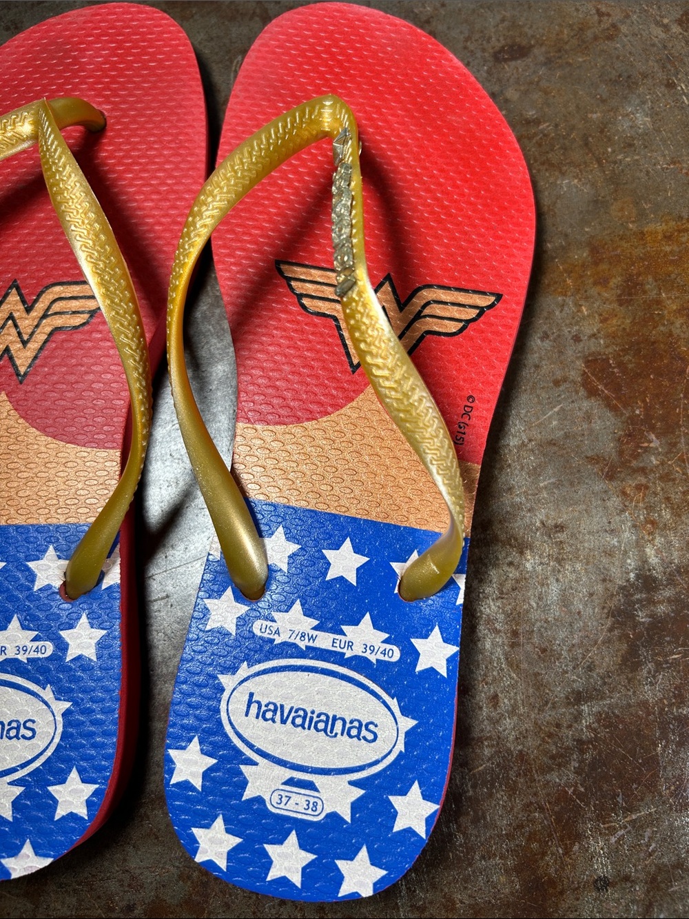 Havaianas Wonder Woman Flip Flops - Red, Blue, Gold - Picture 3 of 16